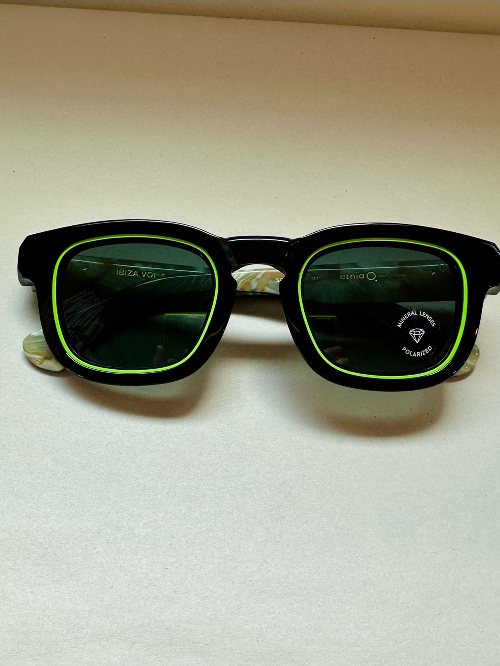 New-Authentic-ETNIA
BARCELONA Sunglasses-Polarized-IBIZA VOL. 4-Black Green